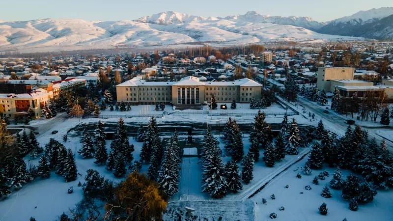 Karakol mở lối vào miền núi Thiên Sơn kỳ vĩ của Kyrgyzstan