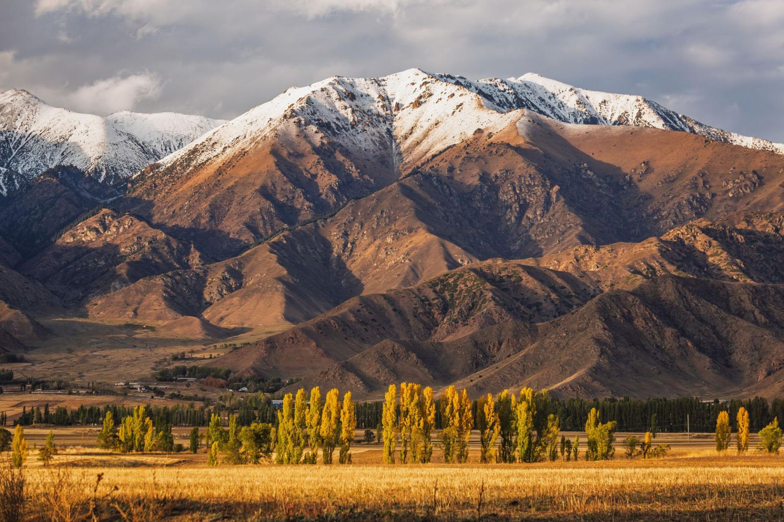 Mỗi mùa mở ra một sắc thái khác của Kyrgyzstan