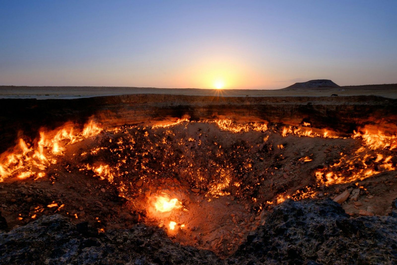 Khám phá những địa điểm nổi bật của Turkmenistan để cảm nhận sự giao thoa giữa kiến trúc, lịch sử và cảnh quan Trung Á
