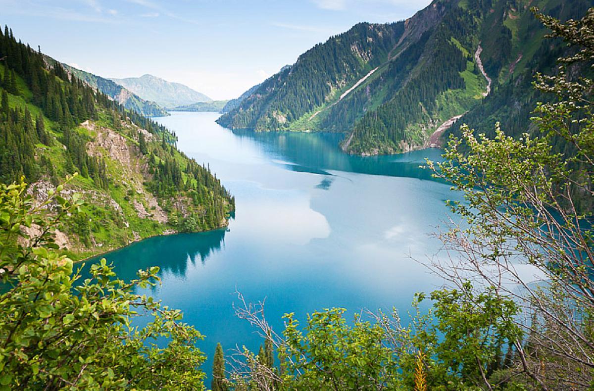 Khám phá Sary-Chelek để tìm đến những hồ nước xanh ẩn mình giữa rừng cây và núi non Kyrgyzstan