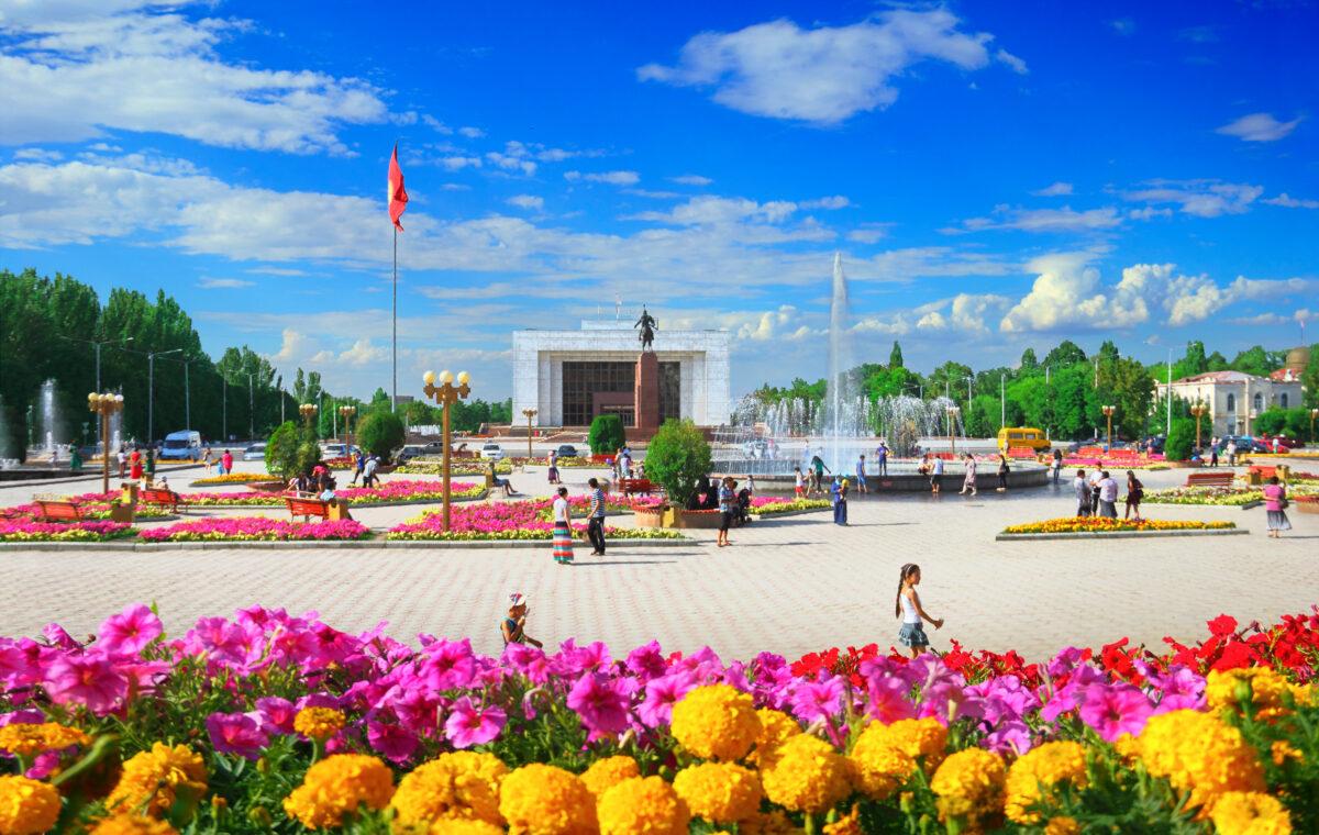 Trải nghiệm nhịp sống Bishkek qua những khu chợ truyền thống, nét văn hóa bản địa và thiên nhiên hùng vĩ