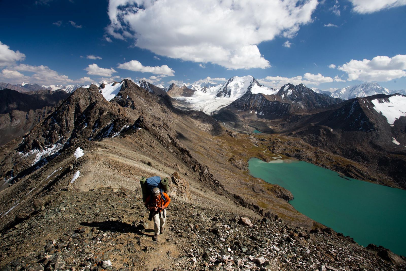 Chinh phục hồ Ala-Kul qua những cung đường trekking để cảm nhận trọn vẹn vẻ đẹp hoang sơ của núi cao Kyrgyzstan