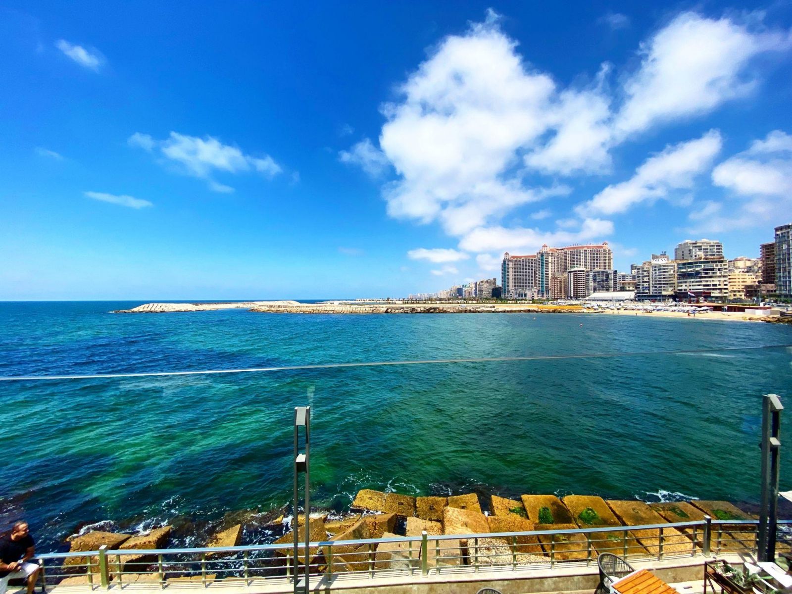 Du lịch Ai Cập mùa hè với bãi biển Hurghada, Sharm El Sheikh, thành phố Alexandria và những kim tự tháp giữa nắng sa mạc