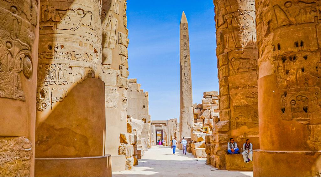 Du lịch Ai Cập mùa xuân với kim tự tháp Giza, đền Karnak và cảnh quan sông Nile dưới ánh nắng dịu nhẹ