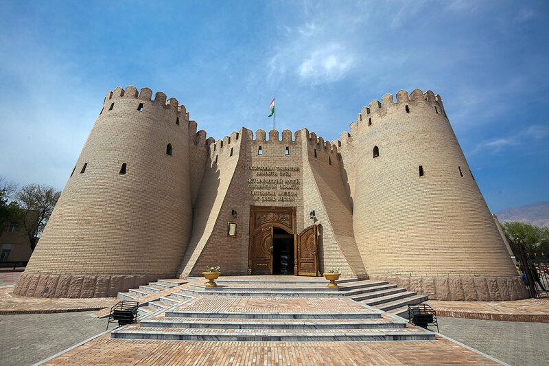 Khujand cuốn hút bởi những công trình cổ kính, khu chợ nhộn nhịp và nét văn hóa lâu đời bên dòng Syr Darya