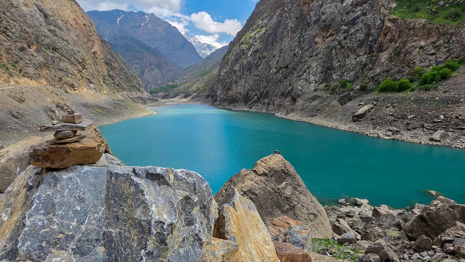 Những địa điểm khi tham quan làng cổ Marguzor (Seven Lakes) nổi bậ