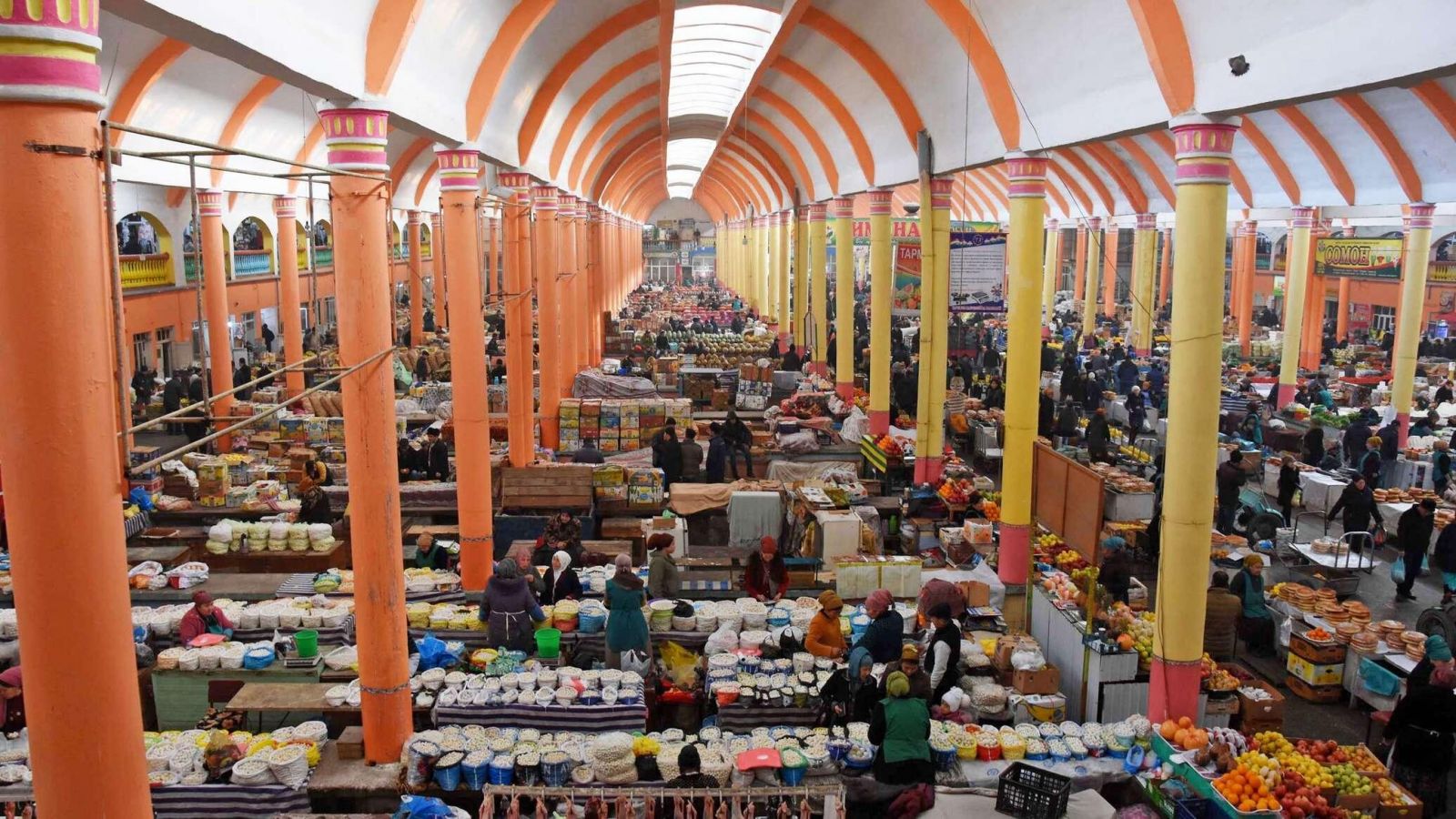 Khujand mang đến những trải nghiệm đậm chất địa phương, từ khu chợ đầy màu sắc đến những dấu tích lịch sử bên dòng Syr Darya