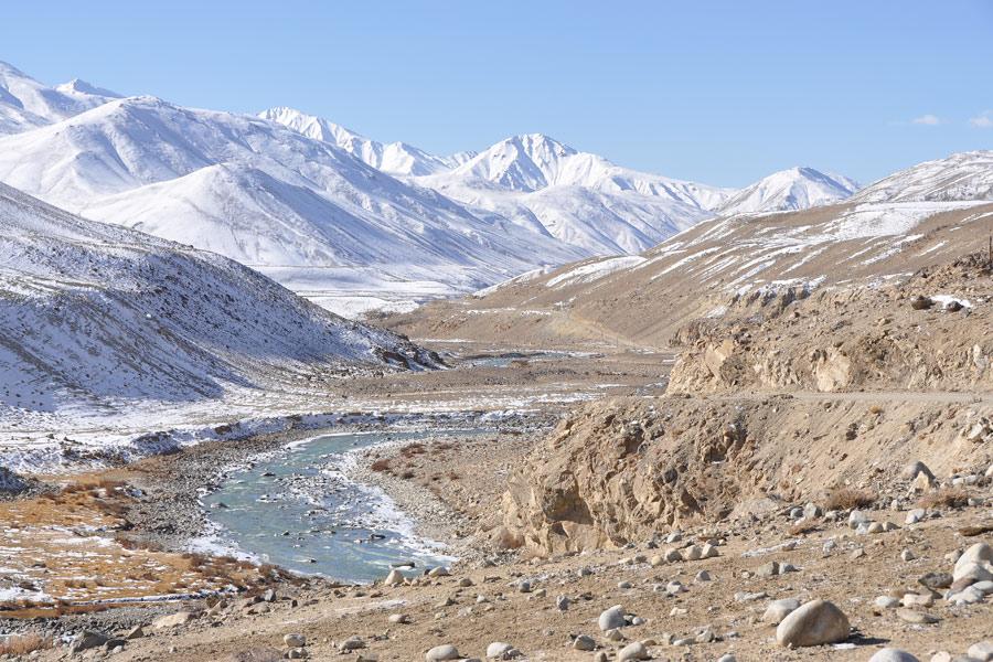 Giữa những đỉnh núi tuyết và cao nguyên trải dài bất tận, vườn quốc gia Pamir lưu giữ vẻ đẹp nguyên sơ của thiên nhiên Tajikistan