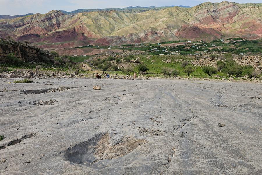 Dinosaur Plateau vào những ngày trời dịu mát mang đến hành trình ngược thời gian giữa thiên nhiên Koytendag kỳ vĩ