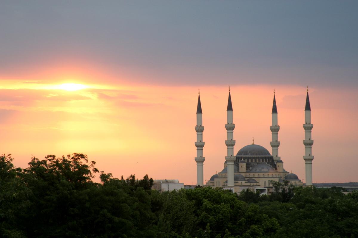 Ertuğrul Gazi gây ấn tượng bởi vẻ uy nghi của kiến trúc Ottoman giữa lòng thủ đô Ashgabat