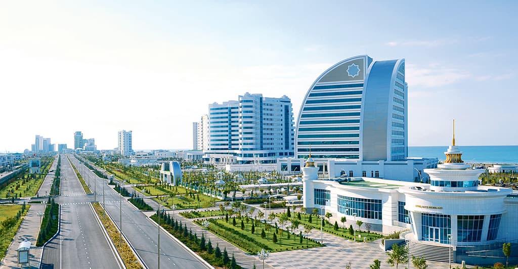 Khám phá Türkmenbaşy để cảm nhận một Turkmenistan khác biệt bên bờ biển Caspi rộng lớn