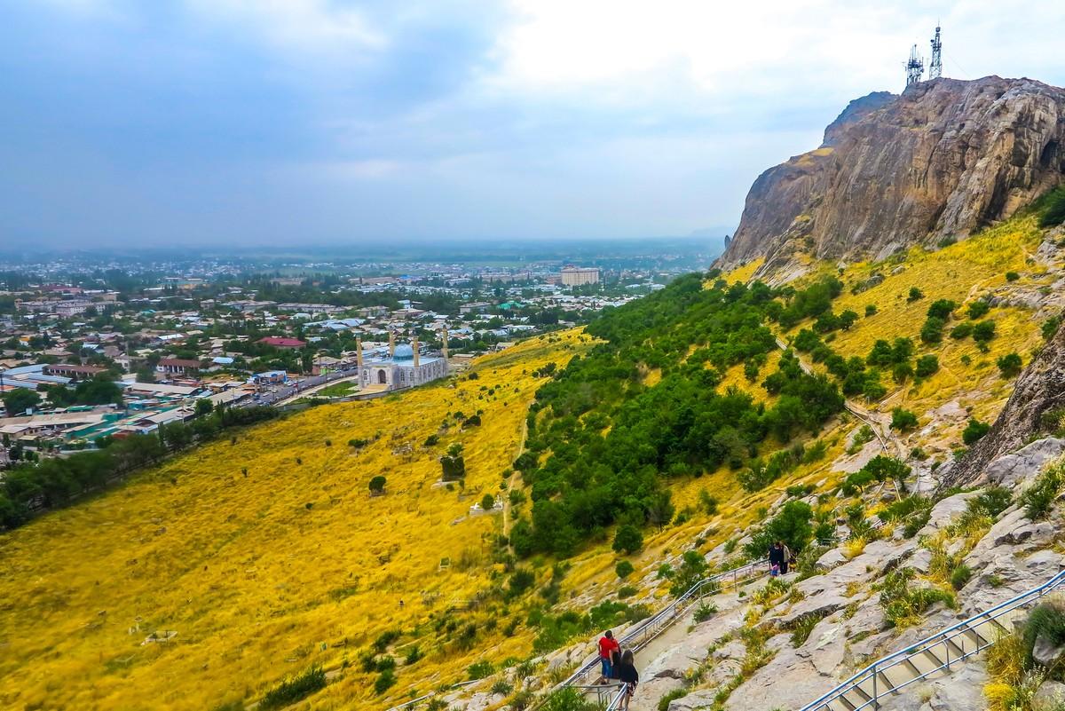 rải nghiệm du lịch Osh Kyrgyzstan với núi Sulaiman Too, chợ Jayma và văn hóa ẩm thực truyền thống