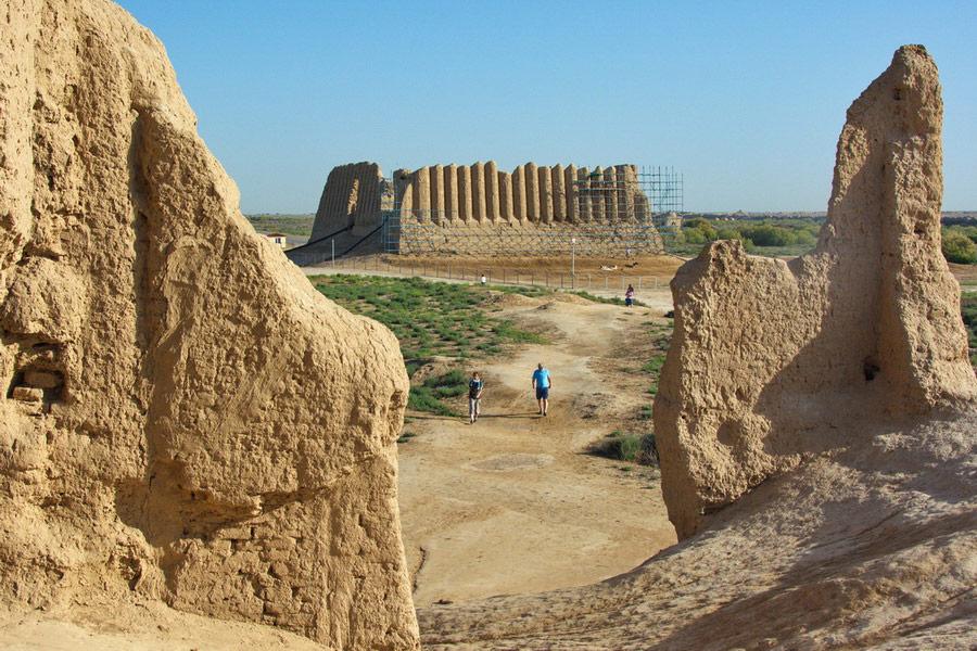 Khám phá Turkmenistan để bước vào miền đất của những thành phố trắng, sa mạc rộng lớn và dấu tích Con đường Tơ lụa