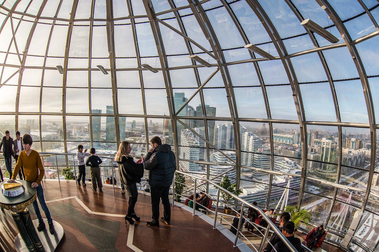Lên Bayterek để thu trọn Astana hiện đại vào tầm mắt