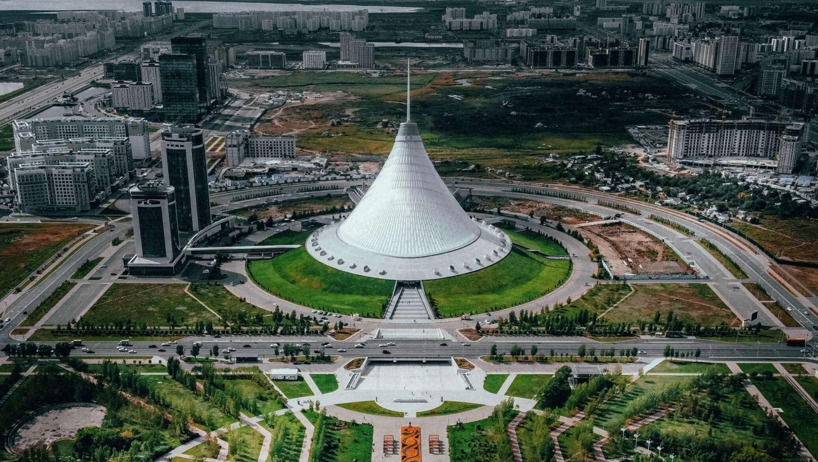 Khám phá Astana qua những biểu tượng kiến trúc ấn tượng giữa lòng Kazakhstan