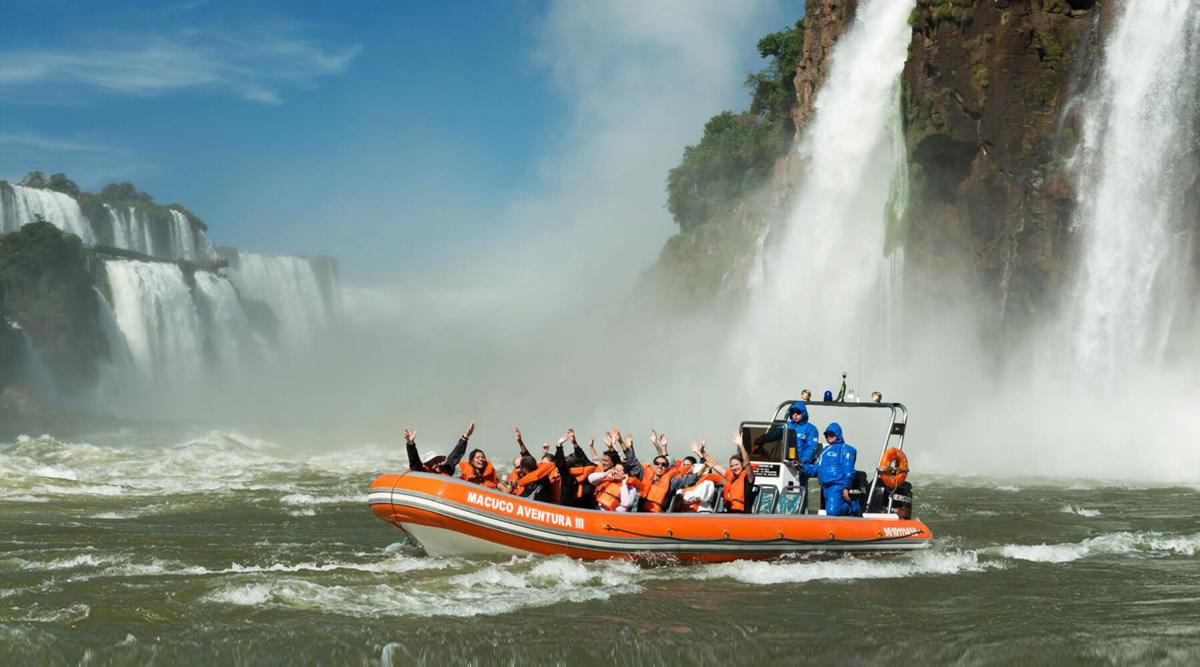 Brazil cuốn hút bằng những trải nghiệm tràn đầy năng lượng, nơi mỗi khoảnh khắc đều mang nhịp điệu tự do và niềm vui bất tận