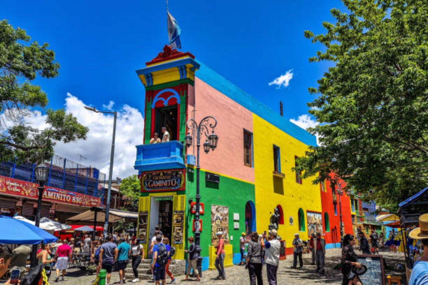Thành phố Buenos Aires Argentina với kiến trúc châu Âu cổ kính, quảng trường Plaza de Mayo, khu phố La Boca rực rỡ và những đại lộ sầm uất