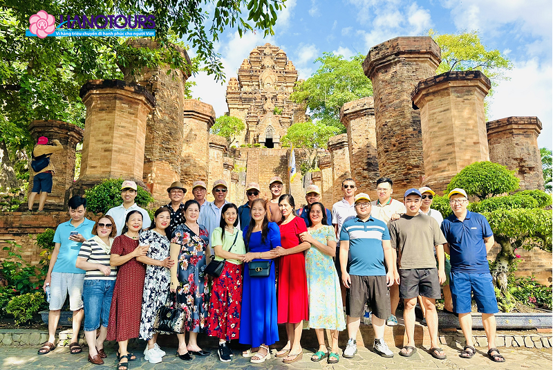 Tháp bà Ponagar, Nha Trang