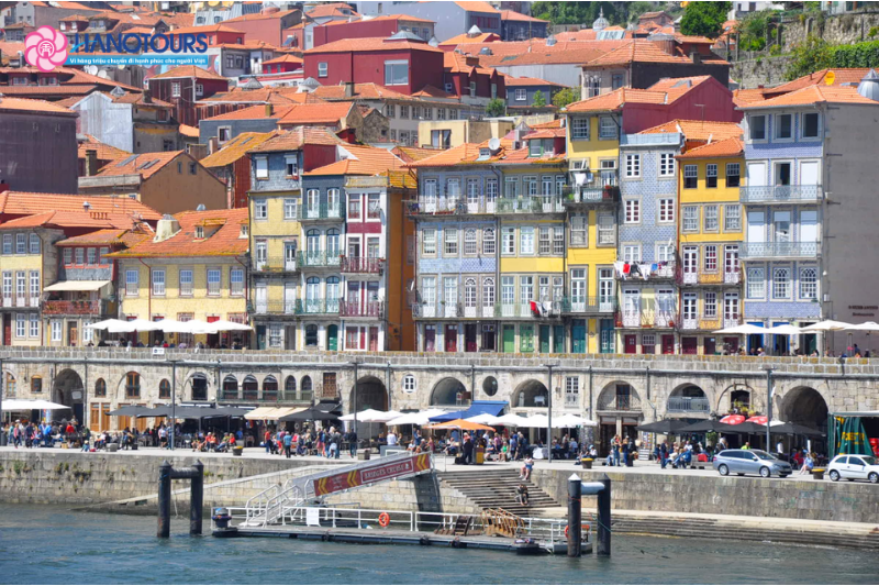 Khu phố trung cổ Cais da Ribeira được UNESCO công nhận là Di sản Thế giới