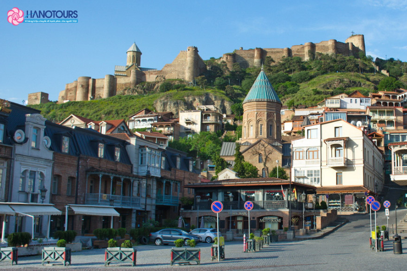 Thành phố Tbilisi nằm ở ngã tư của tuyến đường thương mại Á - Âu 