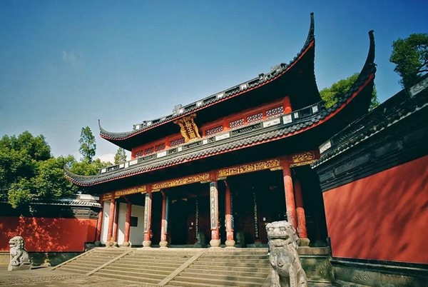 Miếu Nhạc Phi là di tích lịch sử nổi tiếng bên Tây Hồ Hàng Châu