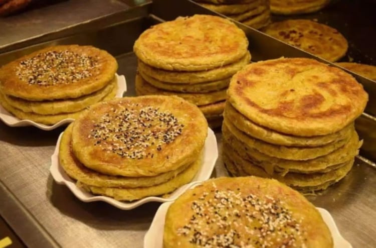 Bánh Baba đặc sản nổi tiếng của người Naxi