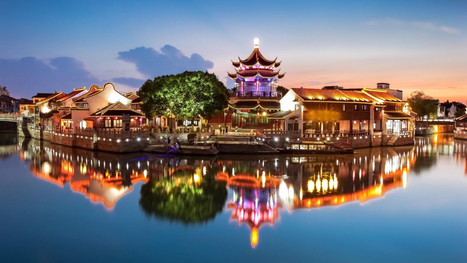 Tô Châu – thành phố cổ soi bóng bên những dòng kênh Giang Nam thơ mộng.