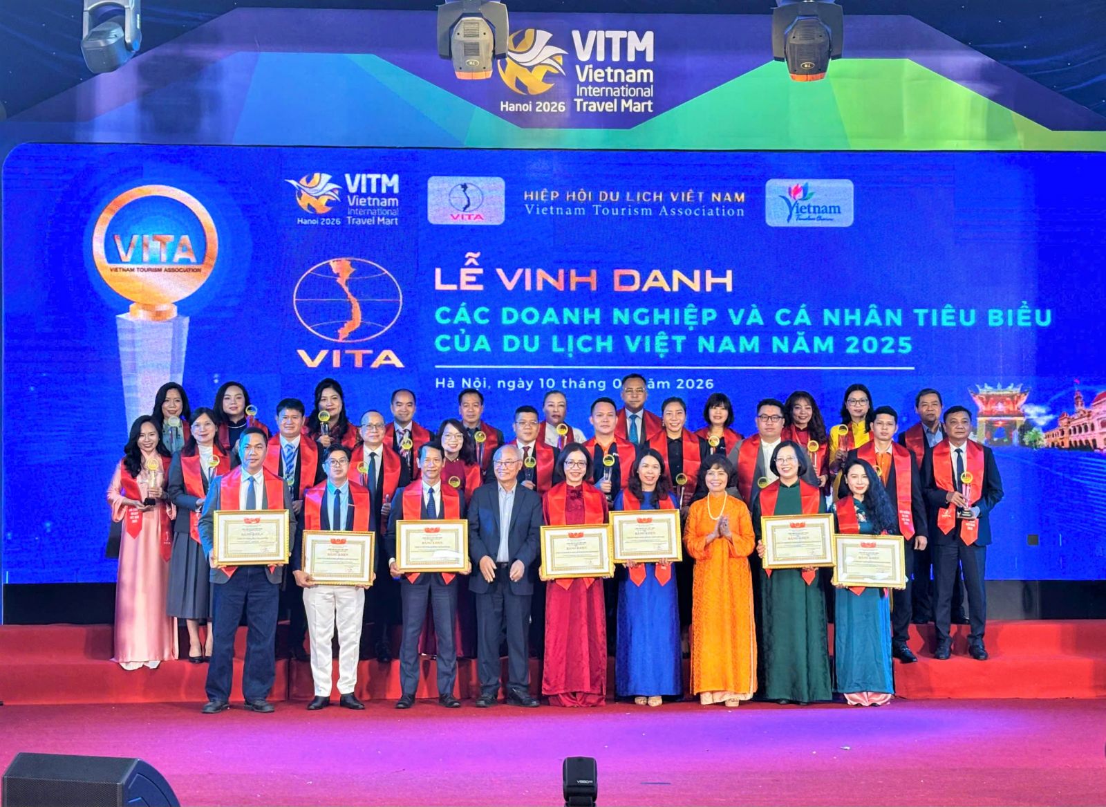 Lễ vinh danh “Các doanh nghiệp và cá nhân tiêu biểu, có thành tích xuất sắc trong lĩnh vực Du lịch năm 2025