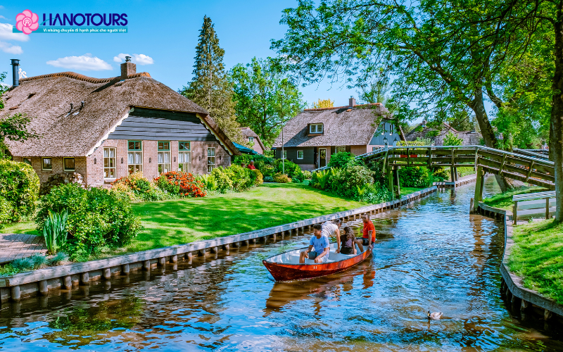 Ngôi làng cổ Giethoorn