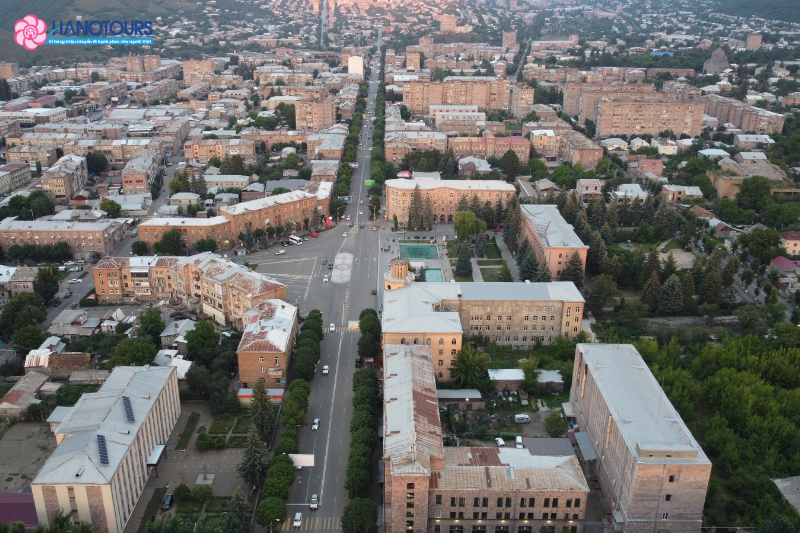 3. Vanadzor – Thành phố của núi và sương mờ