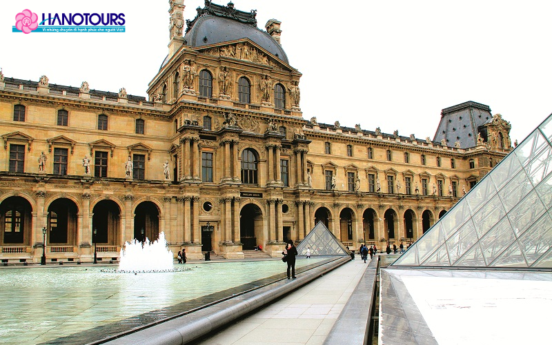 Dãy nhà có tuổi đời lâu nhất trong bảo tàng Louvre