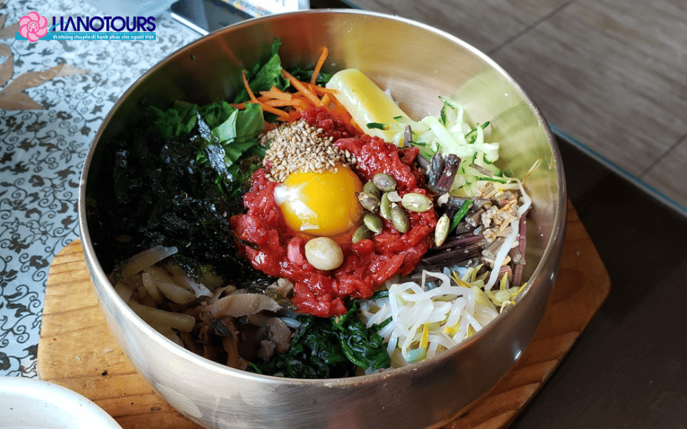 Đặc trưng món ăn sống được mang vào Bibimbap