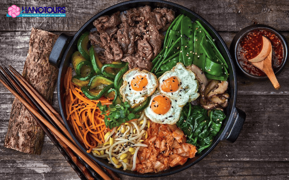 Bibimbap bò là món cơm trộn phổ biến nhất tại Hàn Quốc