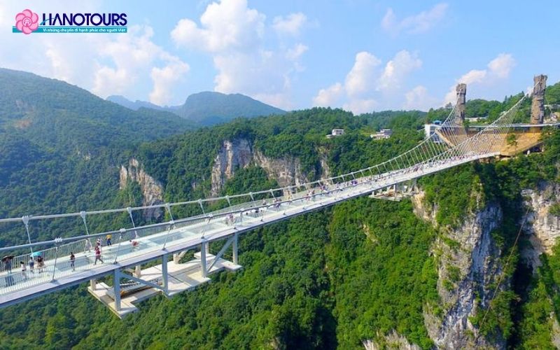 Chiêm ngưỡng vẻ đẹp cầu kính Trương Gia Giới
