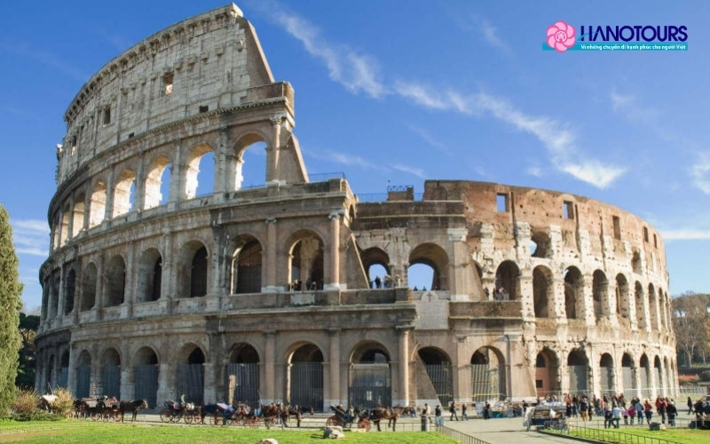 Colosseum như là biểu tượng cho sức mạnh và sự thịnh vượng của đế chế La Mã