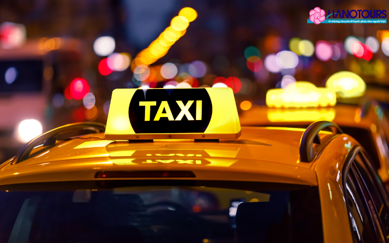 Taxi phù hợp cho những chặng đường ngắn khi du lịch Chicago 