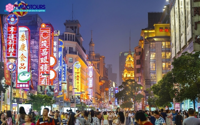 Check-in và giải trí về đêm