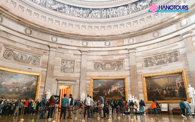 Trung tâm tiếp đón khách