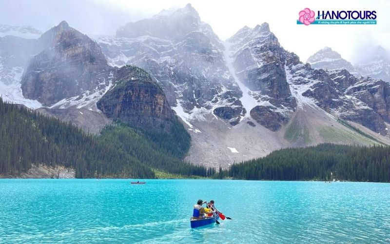 Ngắm vẻ đẹp của hồ Louise và hồ Moraine