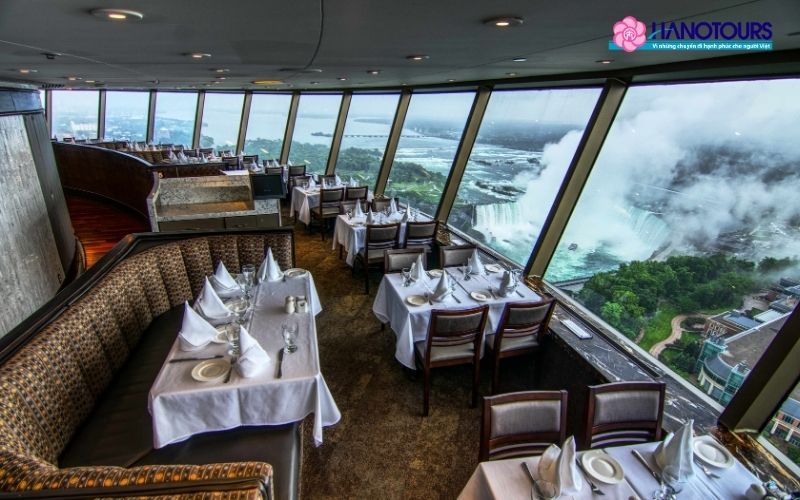 Phòng ăn xoay Tháp Skylon