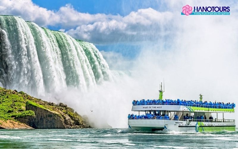 Tham quan Thác Niagara bằng thuyền