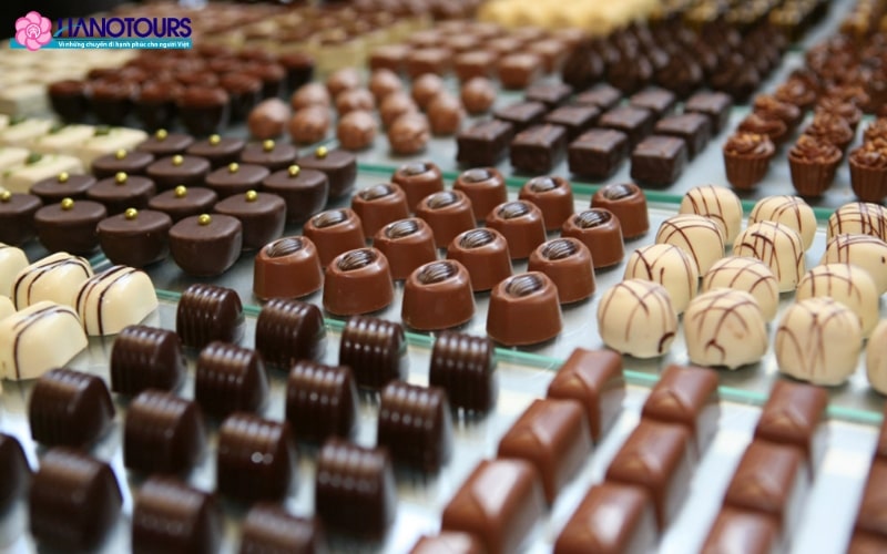 Chocolate chính là món quà mà quý khách có thể mua làm quà khi đi du lịch Châu  u