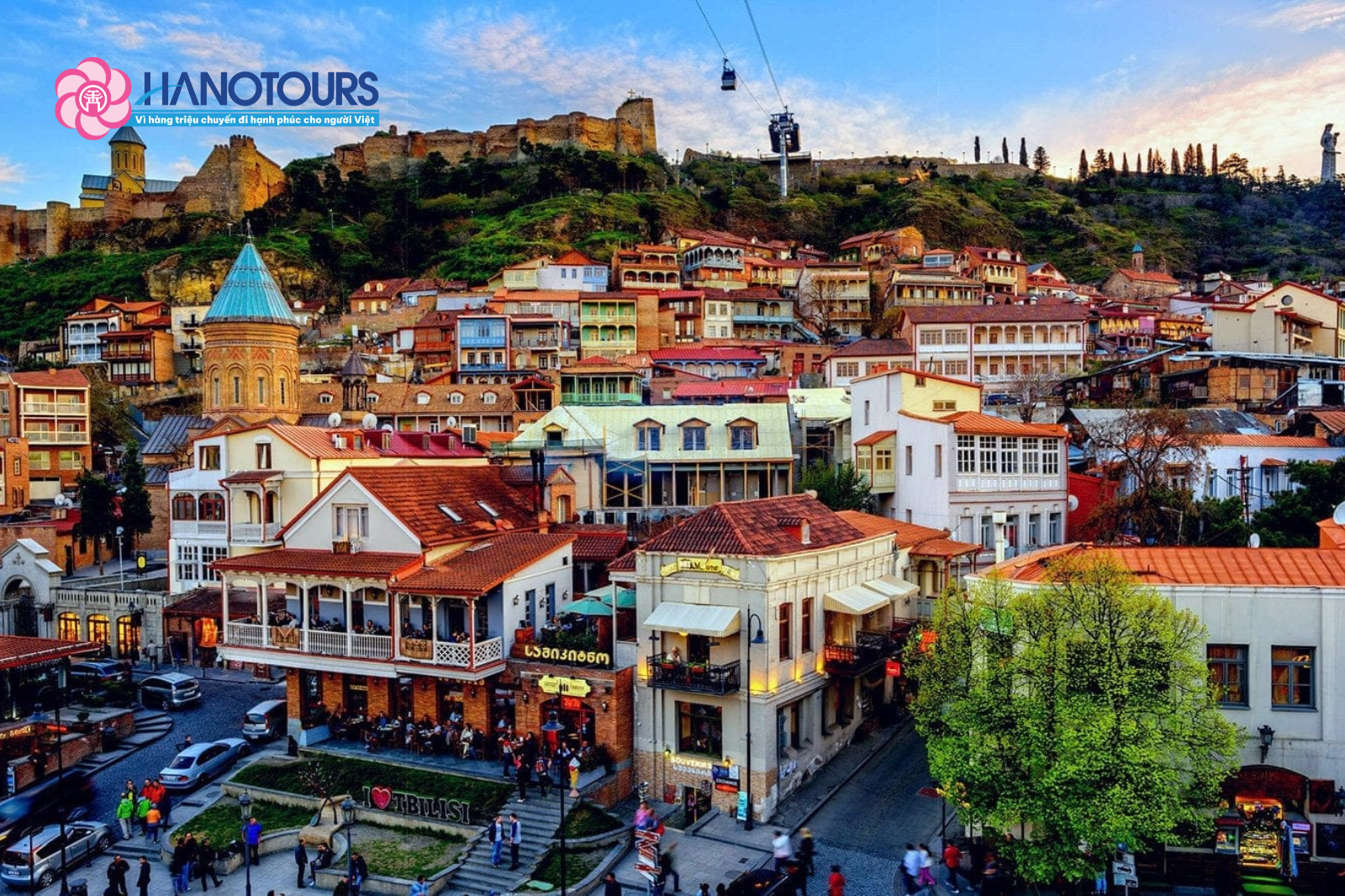 Khu phố cổ Tbilisi nhộn nhịp