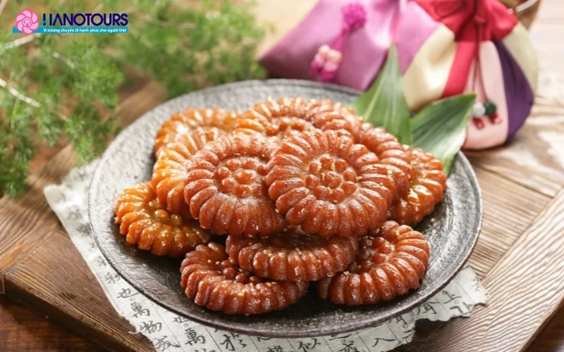 Yakgwa - Bánh quy mật ong truyền thống Hàn Quốc