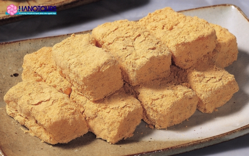 Bánh gạo Injeolmi - món bánh gạo thơm ngon của người Hàn