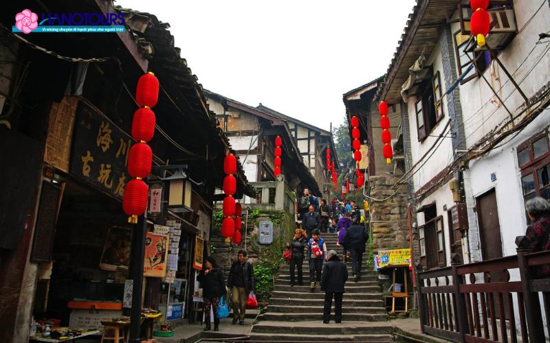 Công viên địa chất Vũ Long thu hút du khách với cảnh quan hùng vĩ