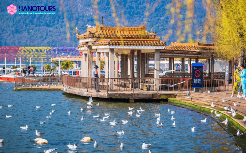 Côn Minh là thủ phủ của tỉnh Vân Nam được mệnh danh là “thành phố mùa xuân”