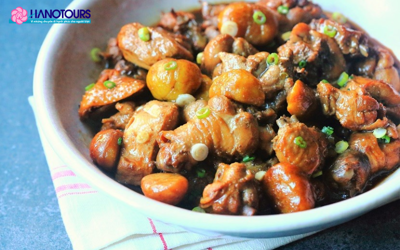 Gà hầm hạt dẻ