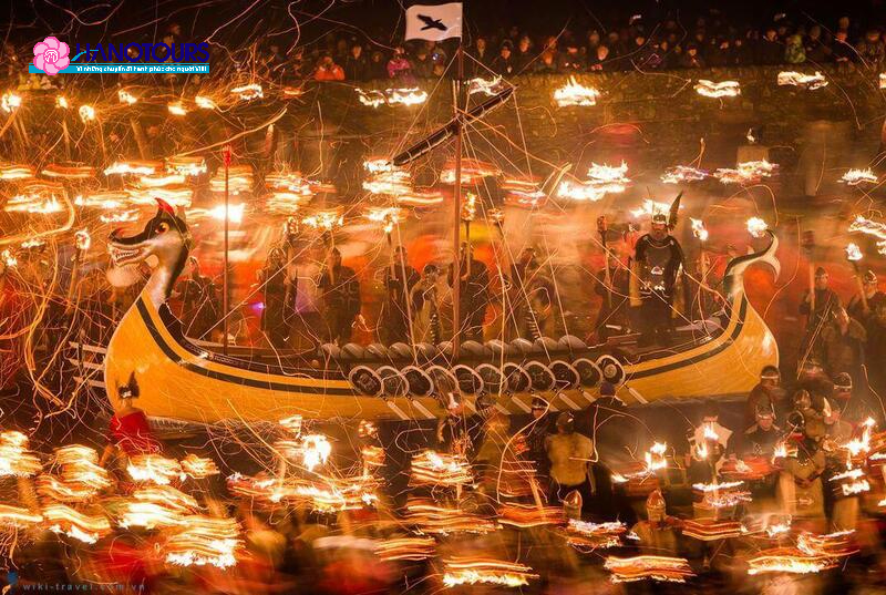 Lễ hội lửa là ngày hội truyền thống do người dân Scotland tổ chức