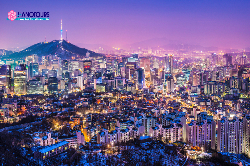 Seoul nổi tiếng với kiến trúc hiện hoành tráng kết hợp với nét cổ kính của các di tích lịch sử cổ đại